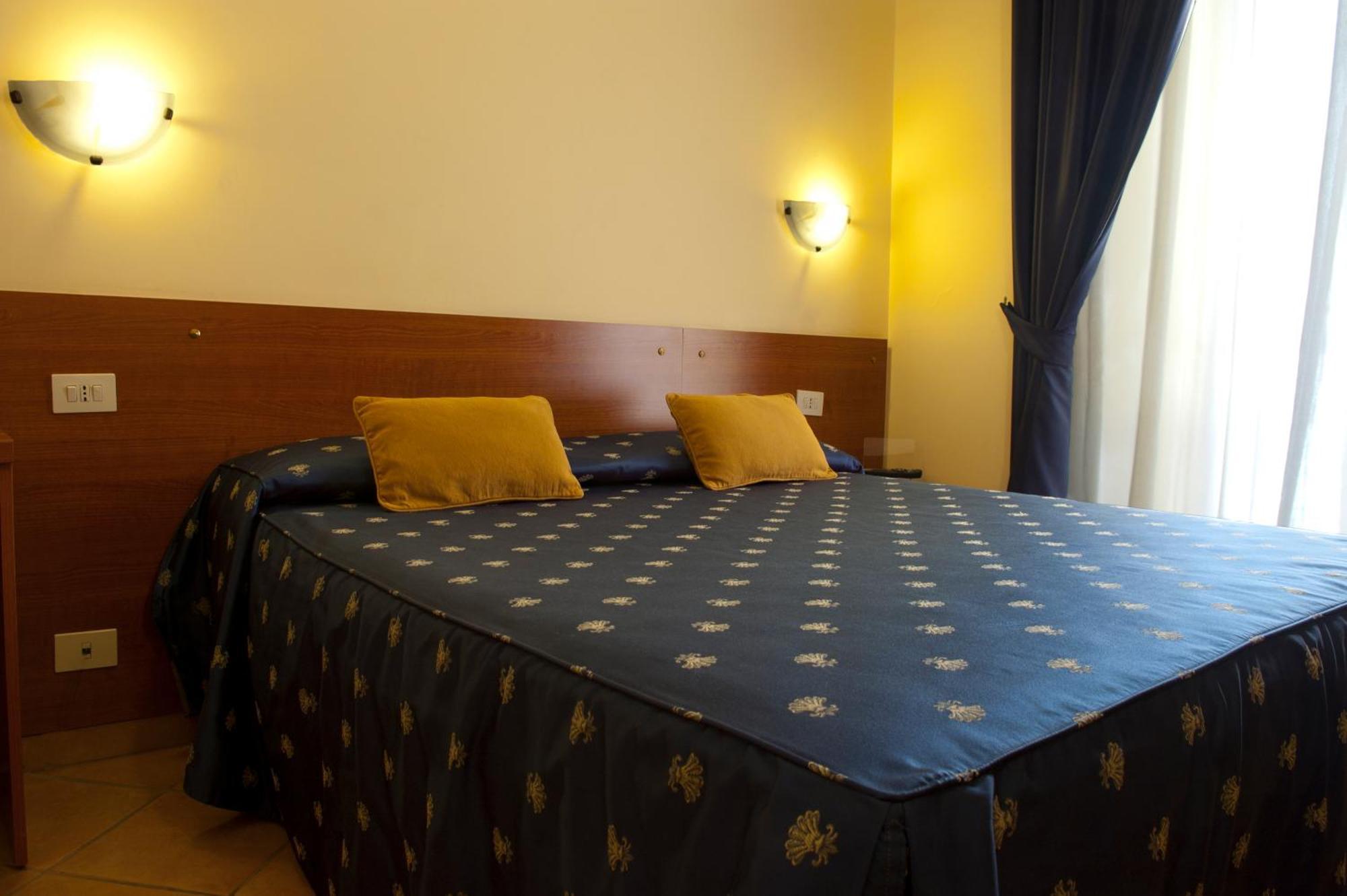 רומא Hotel Cervia מראה חיצוני תמונה